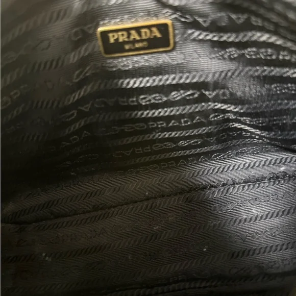 Prada Re Edition 2005 Saffiano leather Bag - Picture 10 of 16